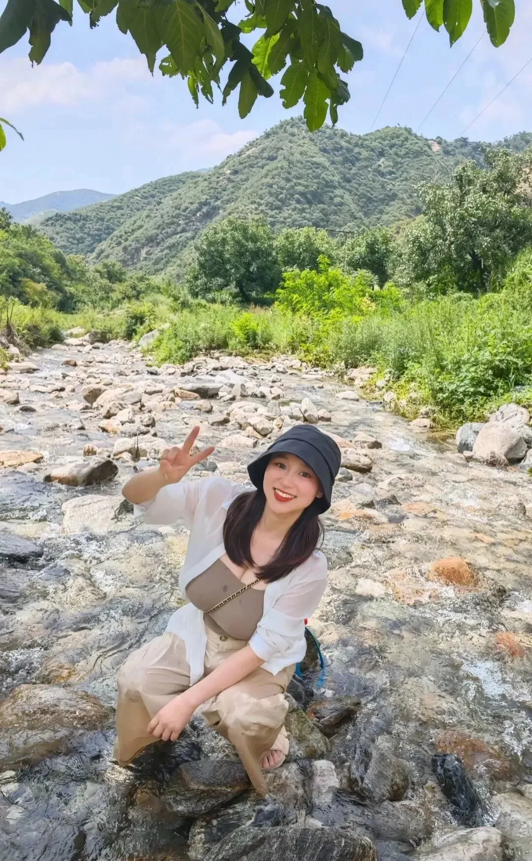 丰满美女自拍写真 图片3