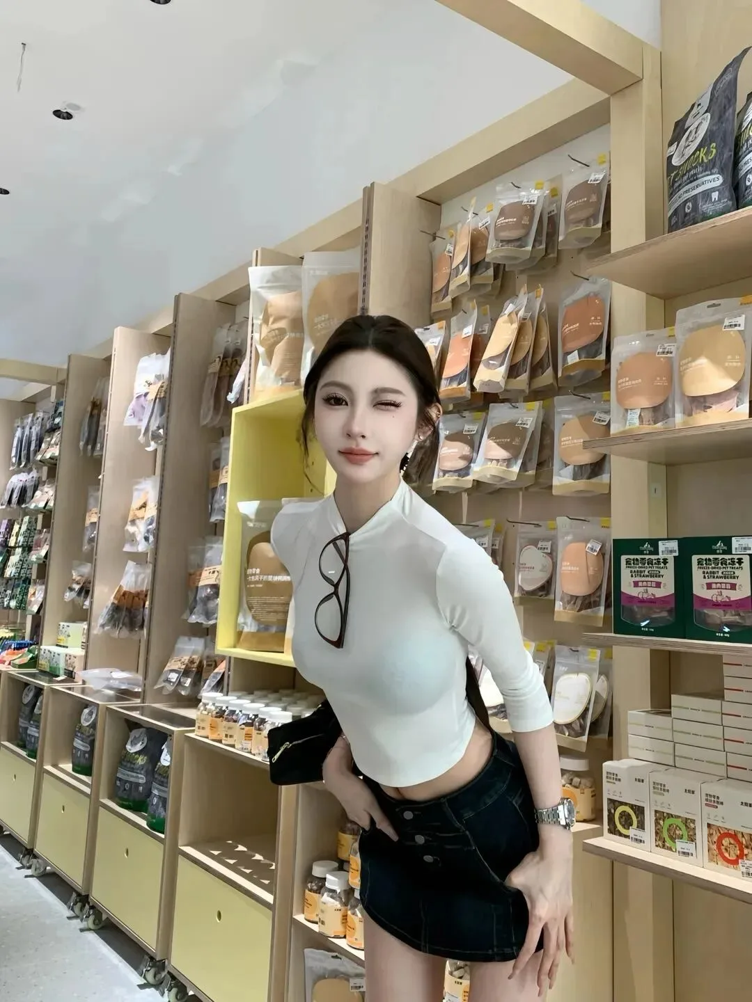 曲线美女写真 图片3