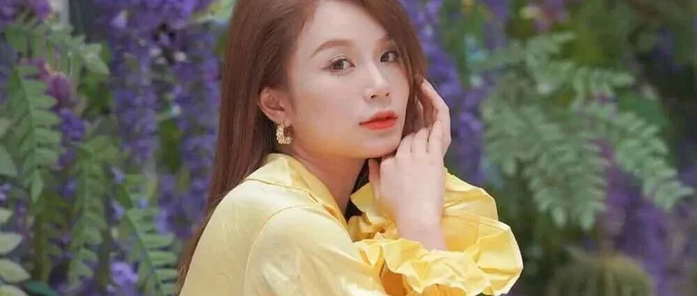 街头少妇写真 图片1