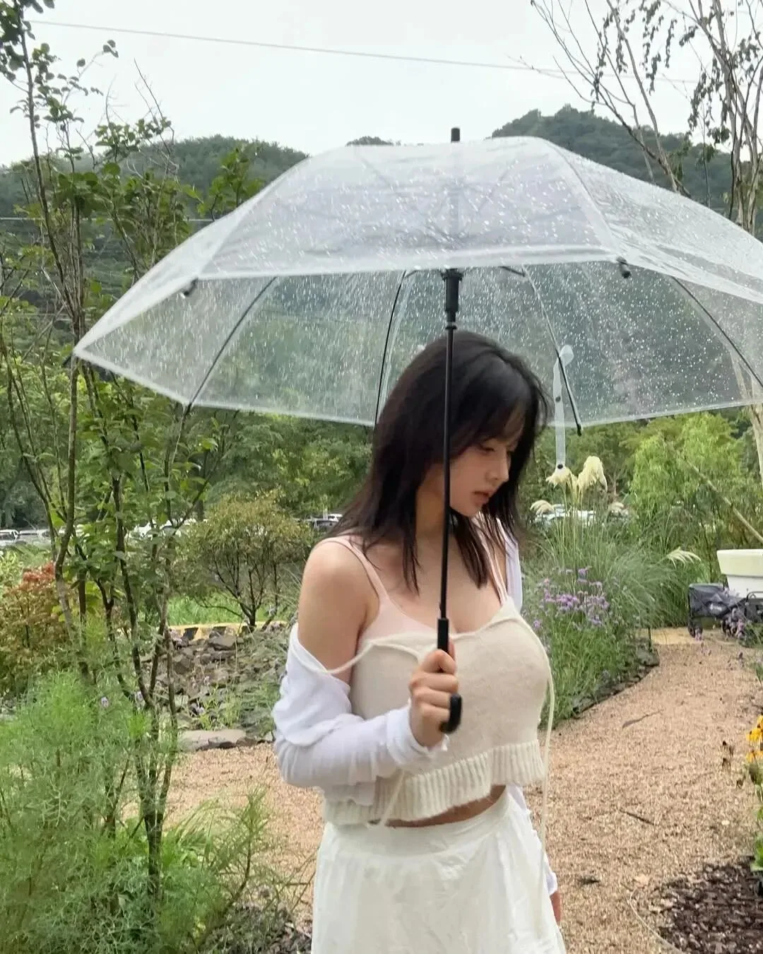 丰满身材美女写真 图片3
