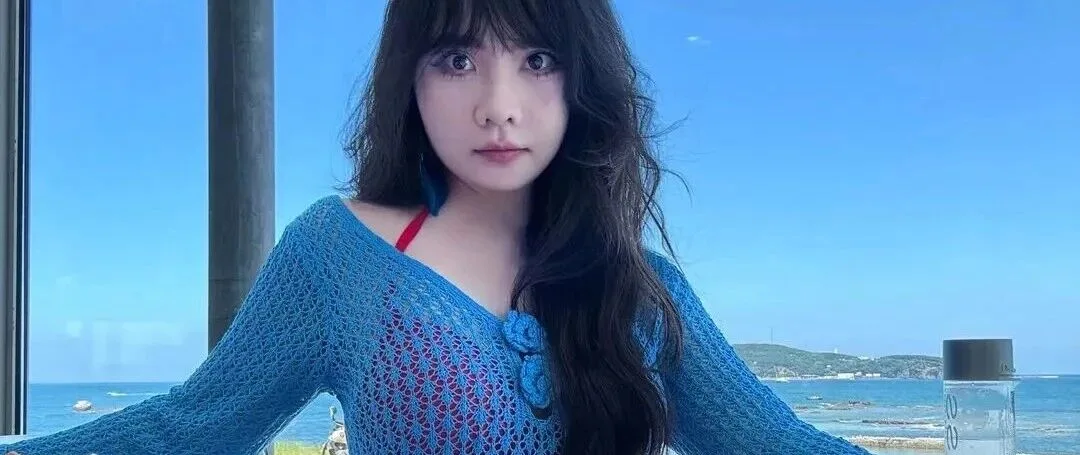 若隐若现的性感氛围感美女写真高清图集