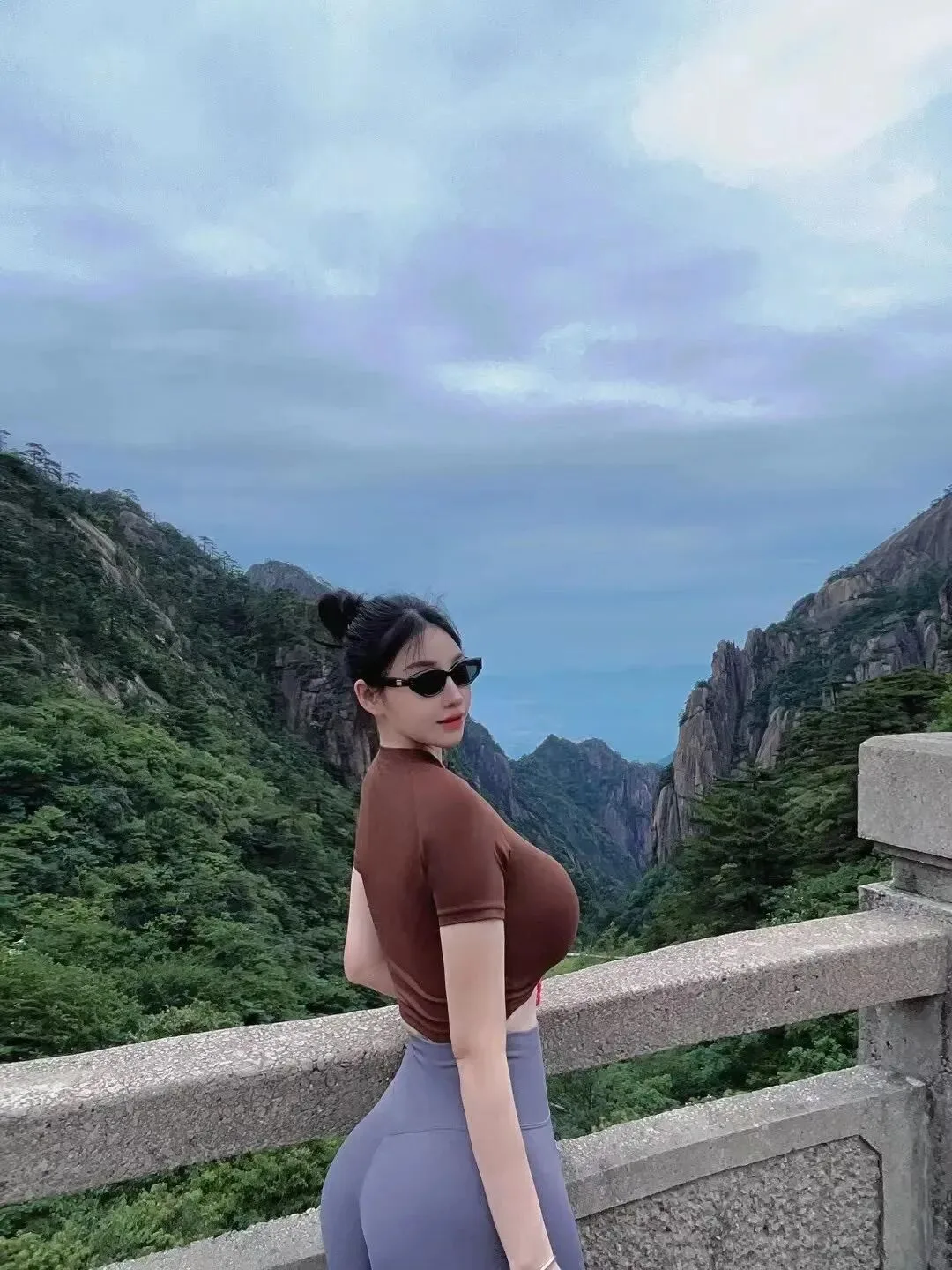 户外写真美女 图片2