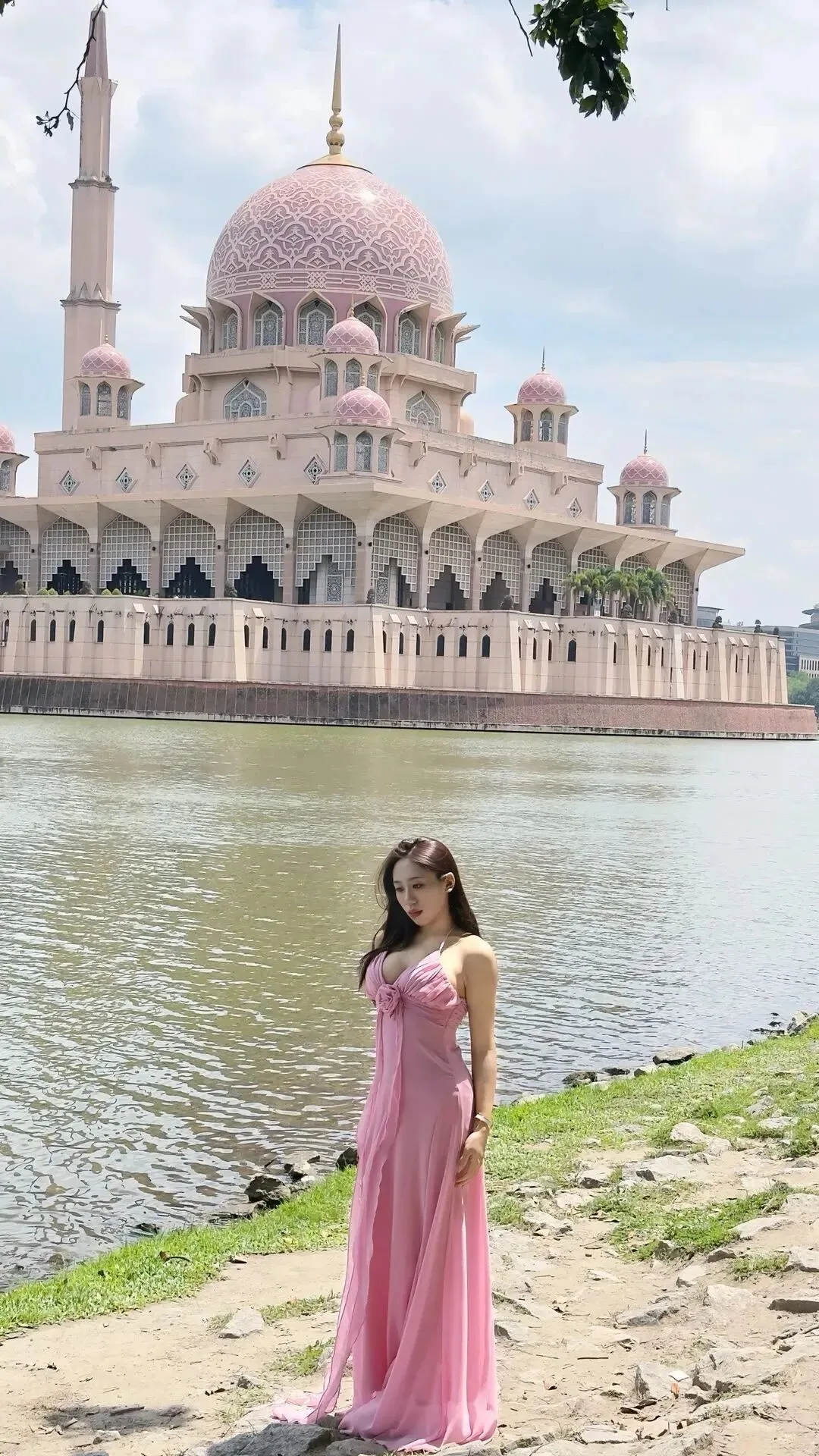 红裙少妇写真 图片2
