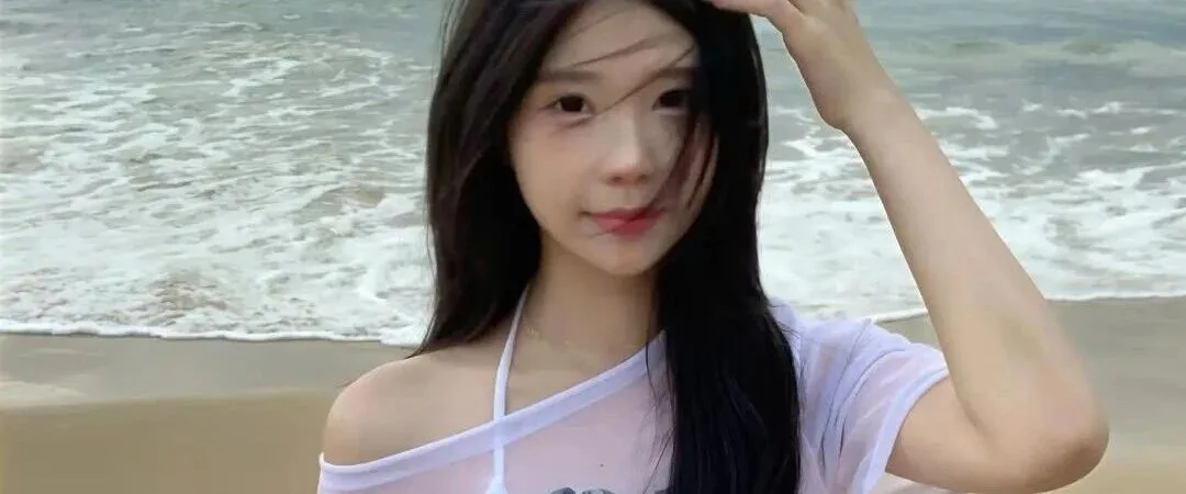 泳装比基尼美女高清图集 火辣身材曲线吸睛写真