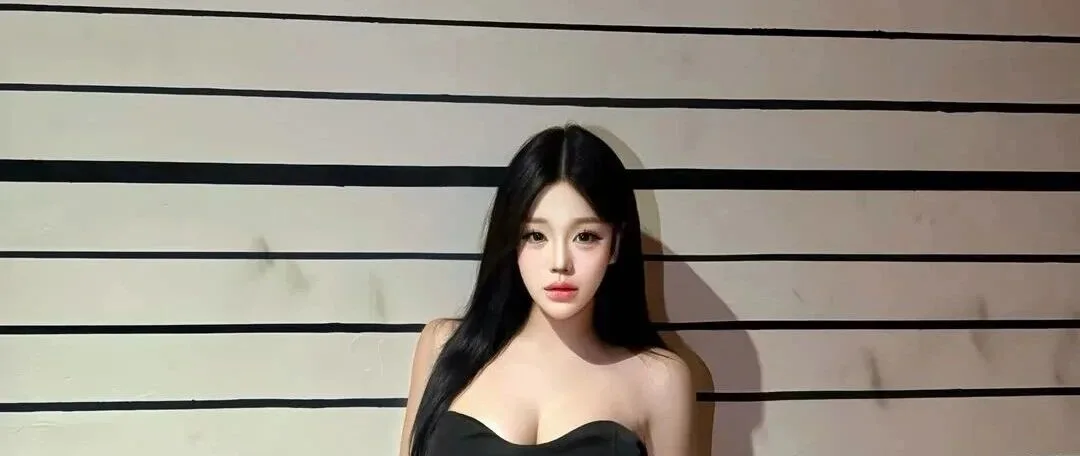 身材曲线出众的性感美女高清写真图集