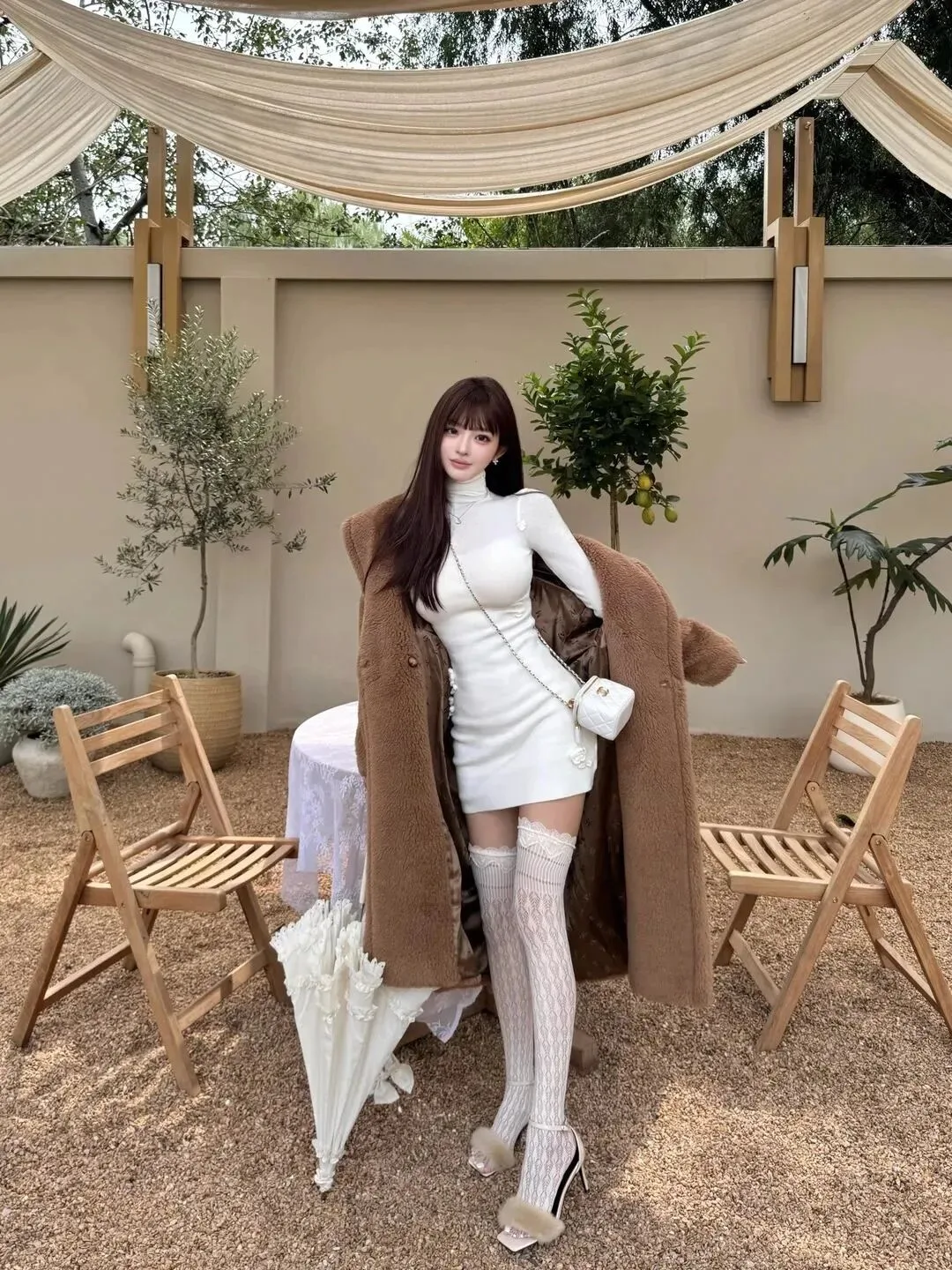 蕾丝内衣性感美女 图片3