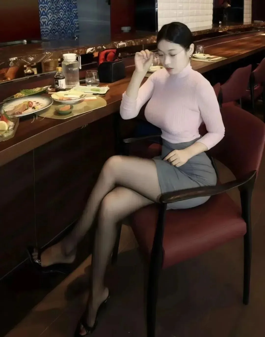 性感女秘书写真 图片3