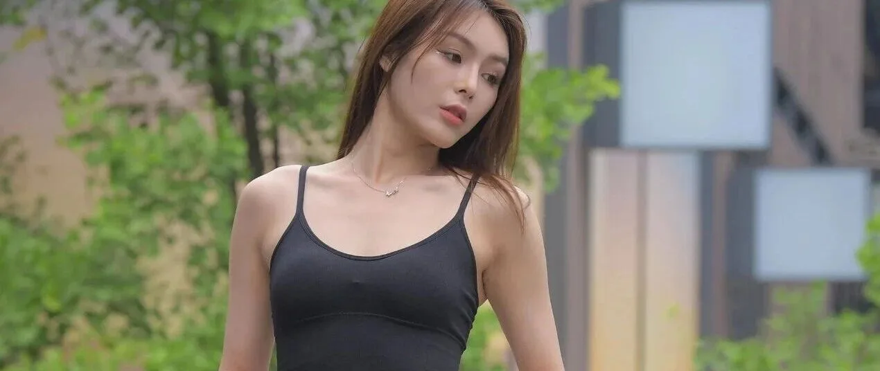 街头少妇写真 图片1