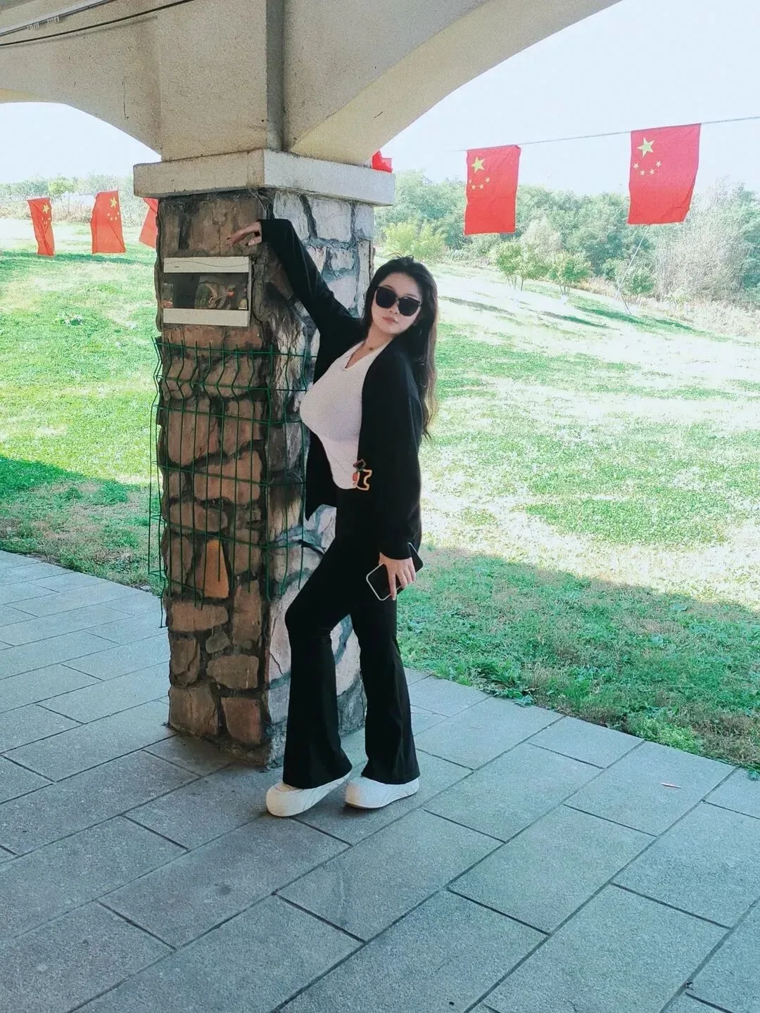 丰满少妇写真 图片3