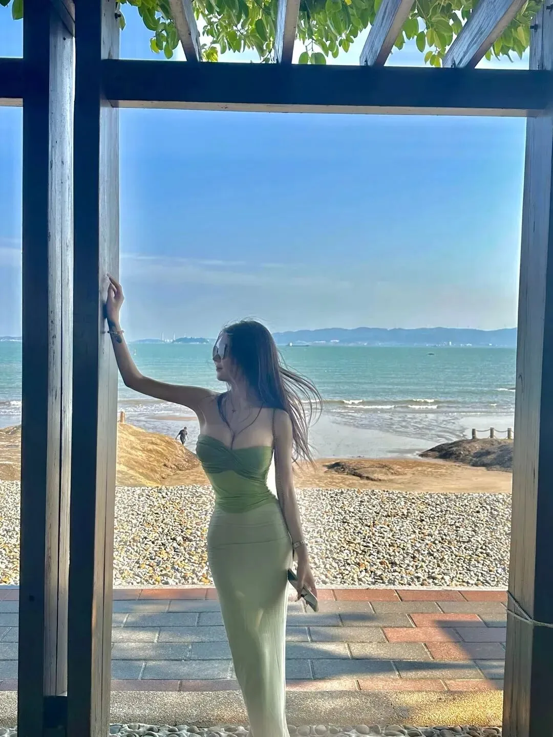 曲线美女写真 图片2