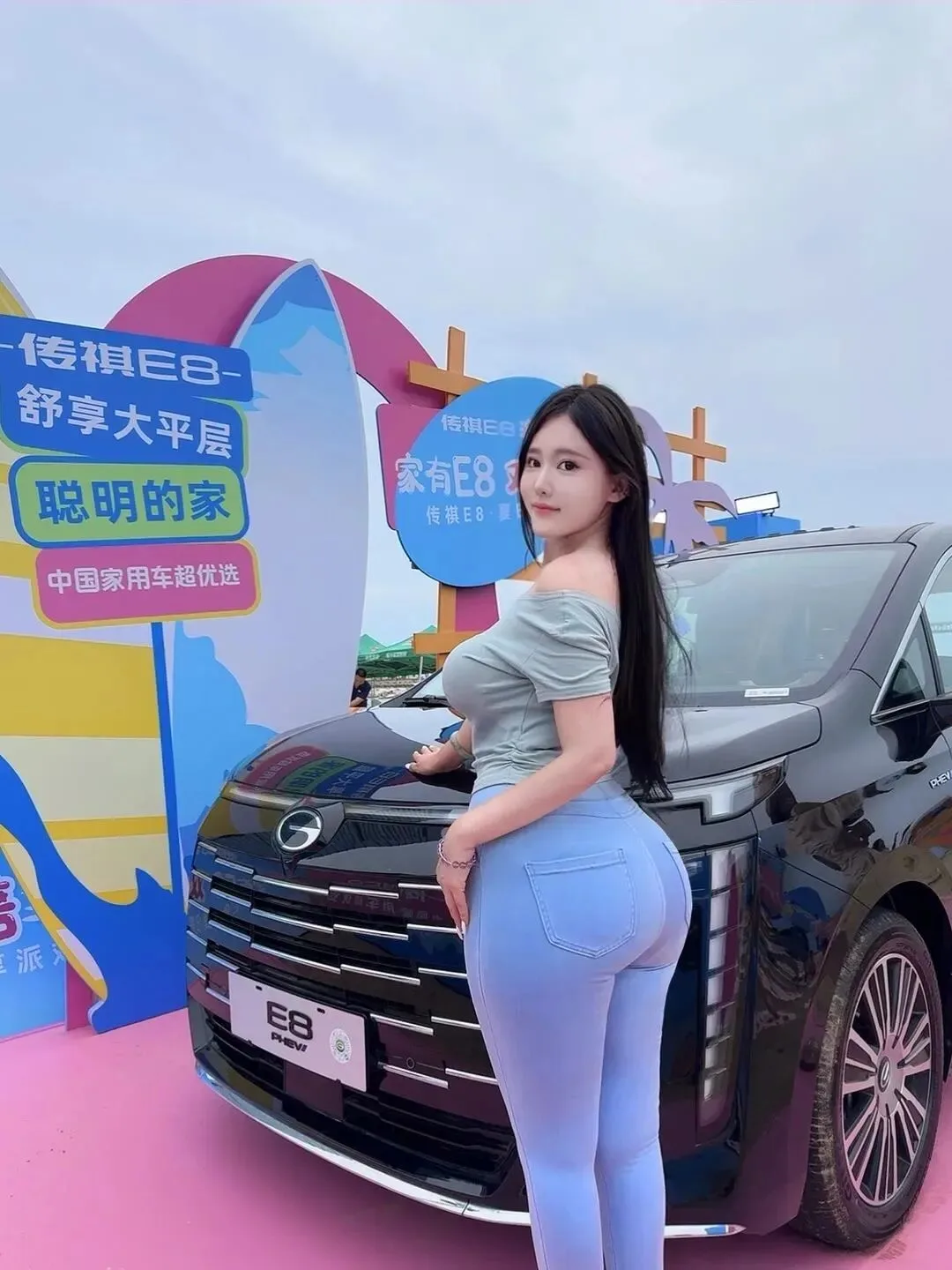 性感车模写真 图片3