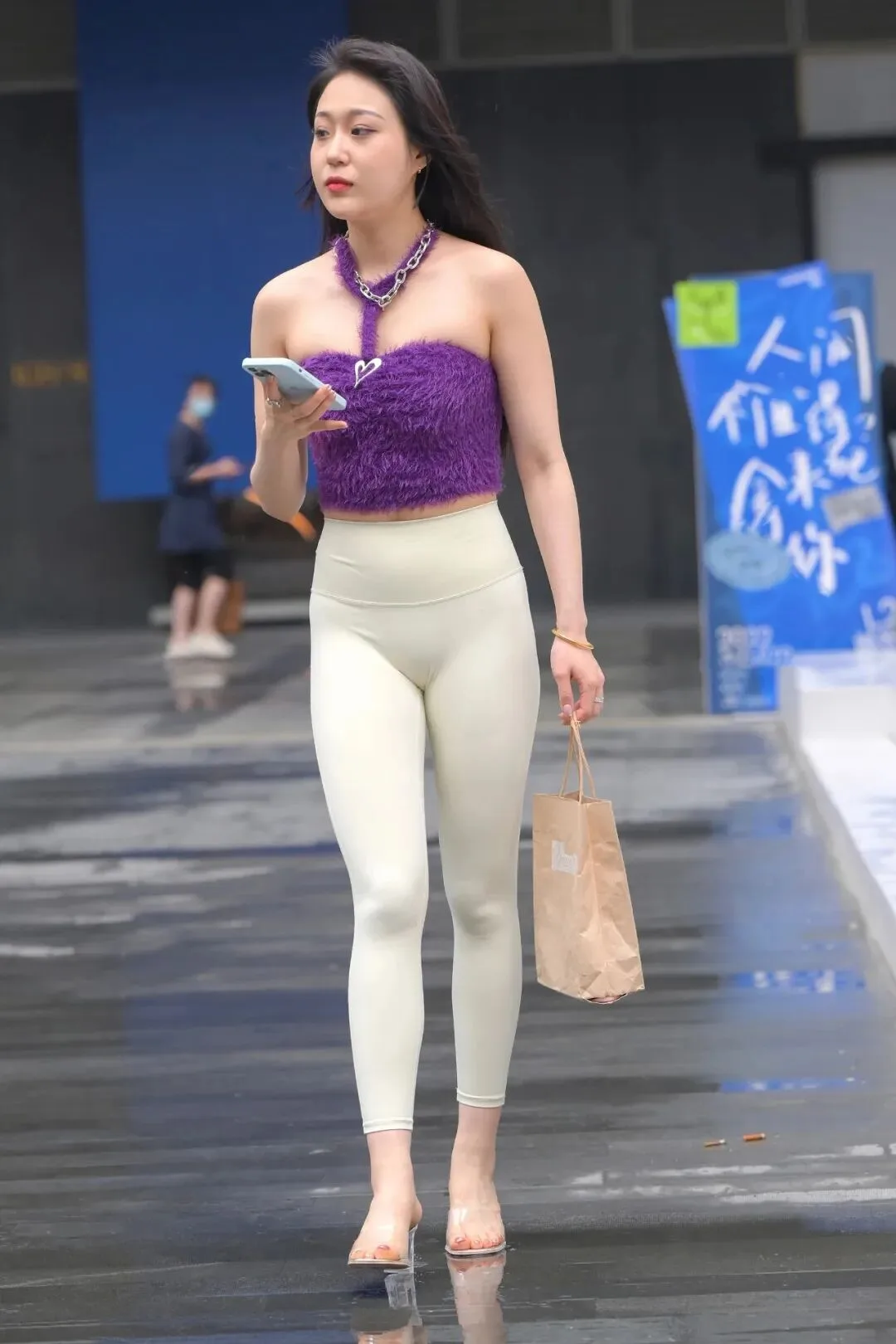 肤白貌美少妇写真 图片3