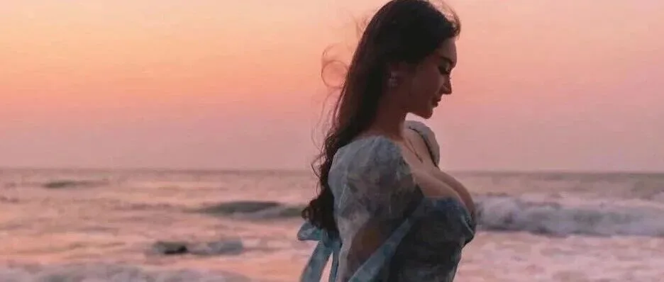 海边光脚少妇写真高清图集 自然随性氛围感拉满
