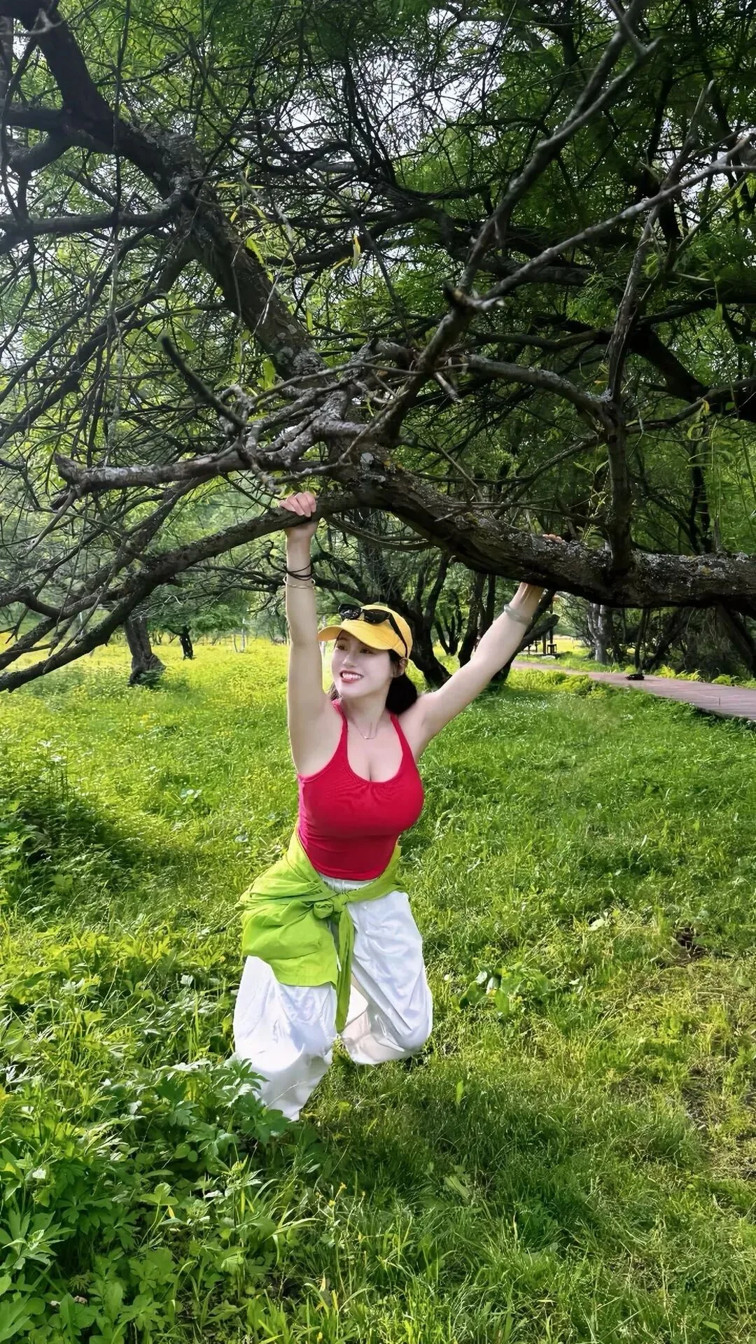 丰满身材美女写真 图片2