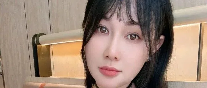 少女感与轻熟风写真对比 两种气质的美图合集