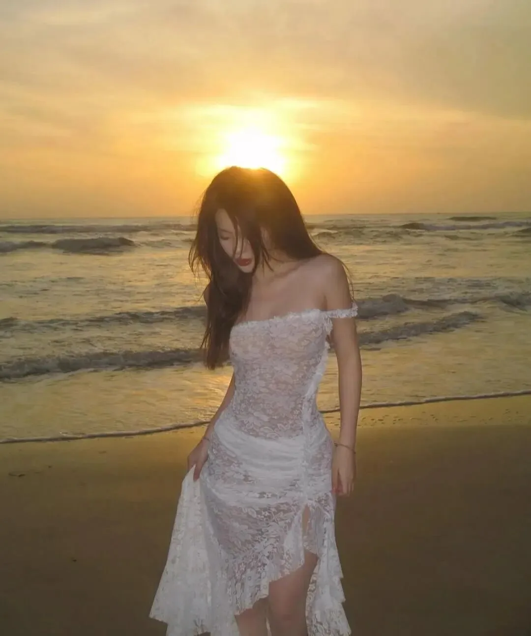 蕾丝穿搭美女写真 图片2