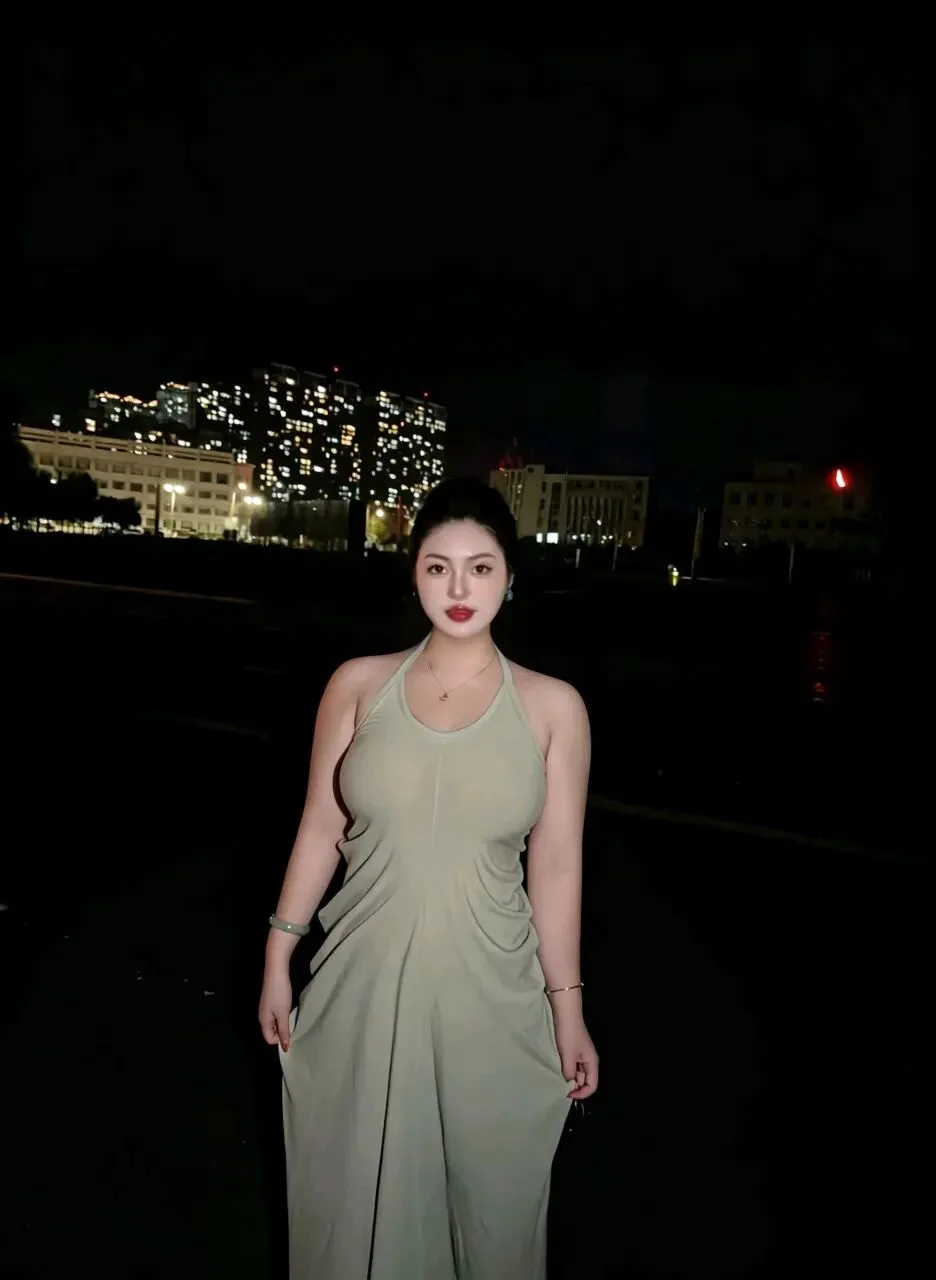微胖少妇写真 图片2