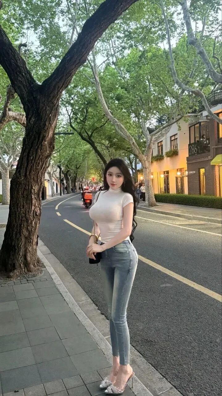 纤细身材美女写真 图片3