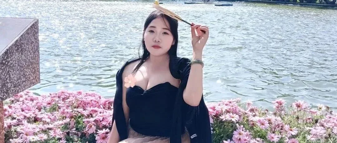 丰满身材少妇高清写真图集展现迷人事业线