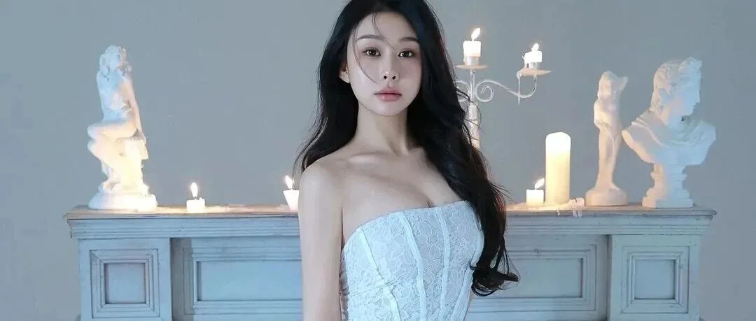 蕾丝穿搭勾勒曼妙曲线 高清写真里的优雅女神气质
