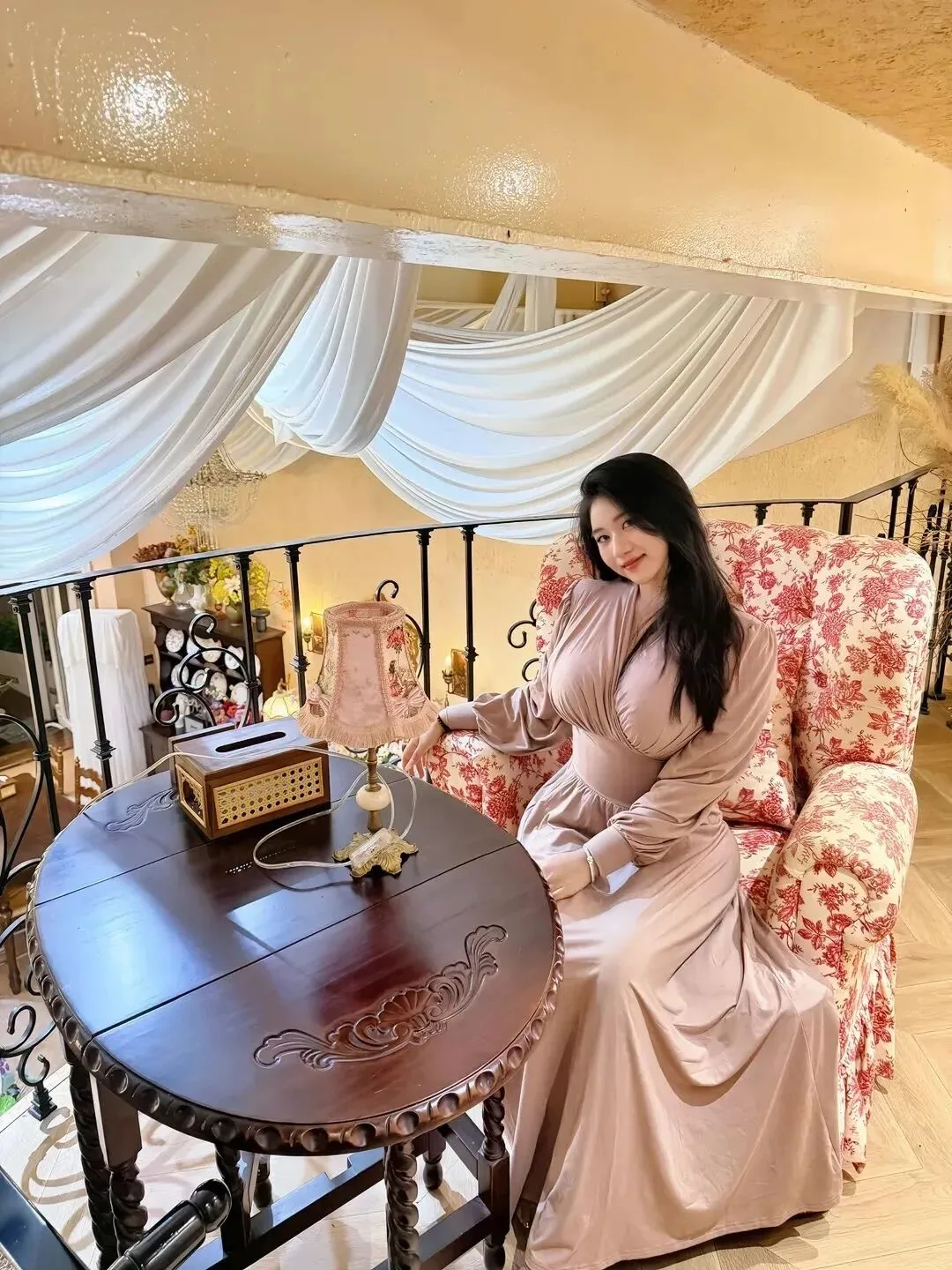 长裙美女写真 图片2