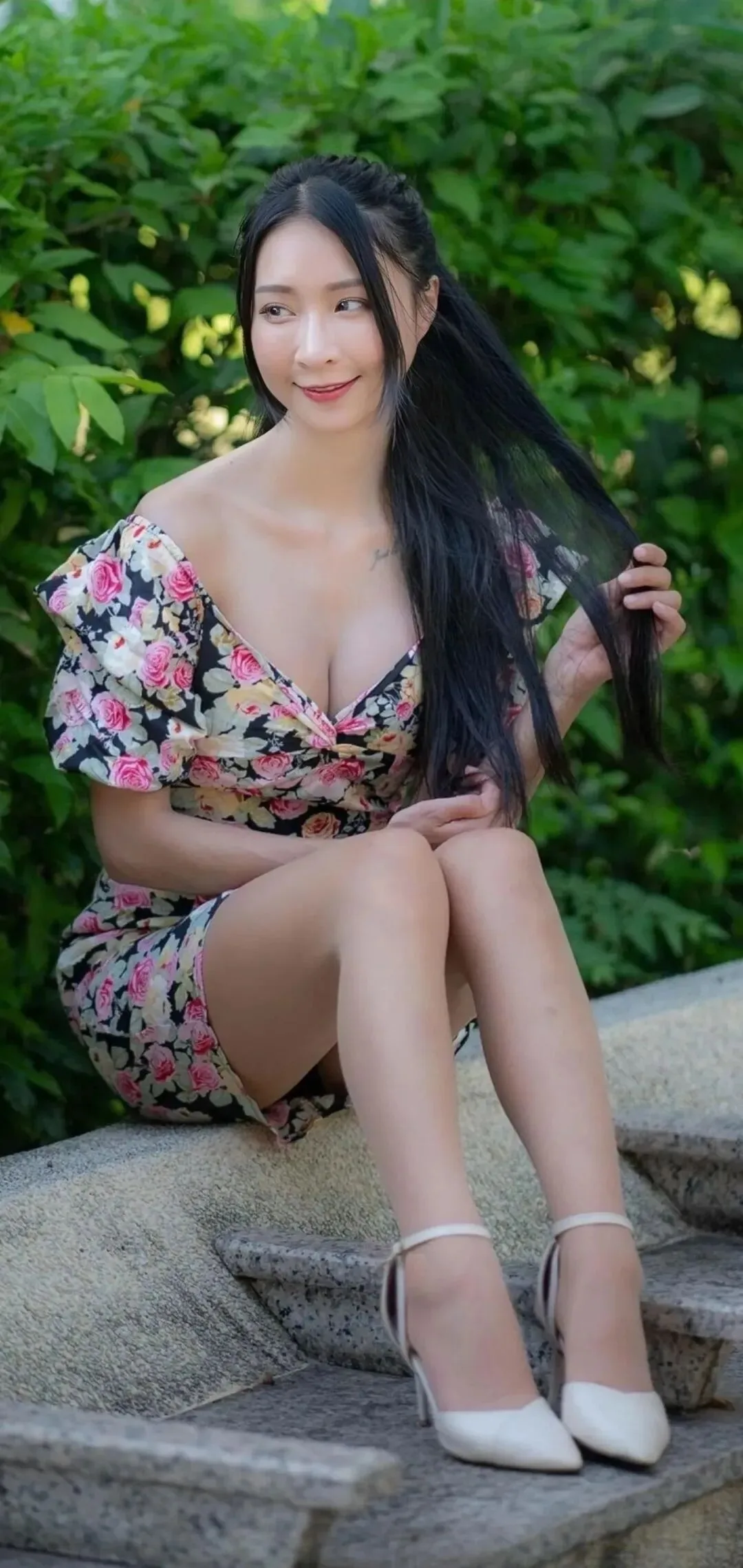 丰满美女写真 图片2