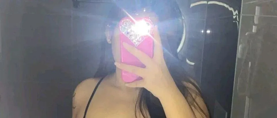 微胖女生写真图集 丰满身材曲线展现自信美感