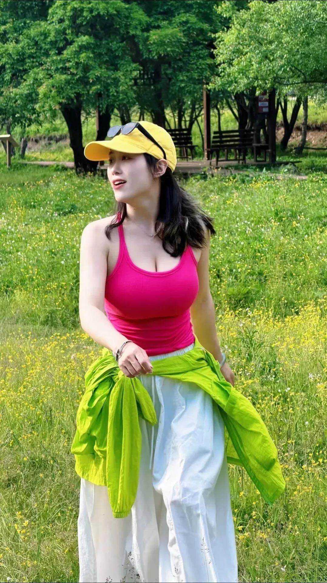 丰满身材美女写真 图片3