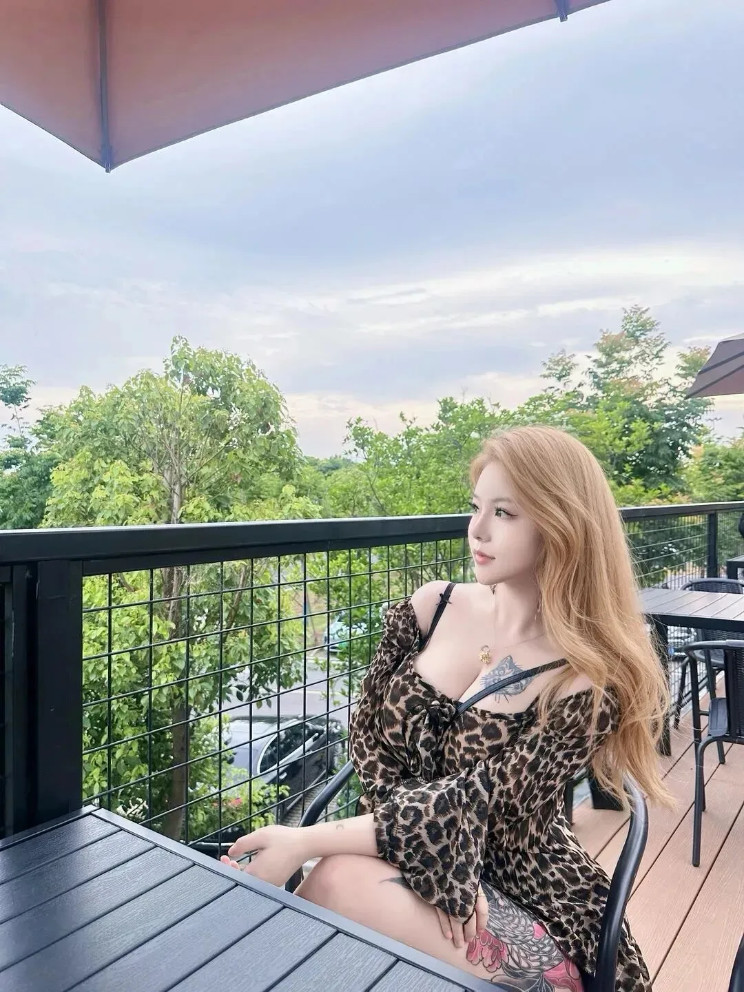 豹纹穿搭写真 图片2