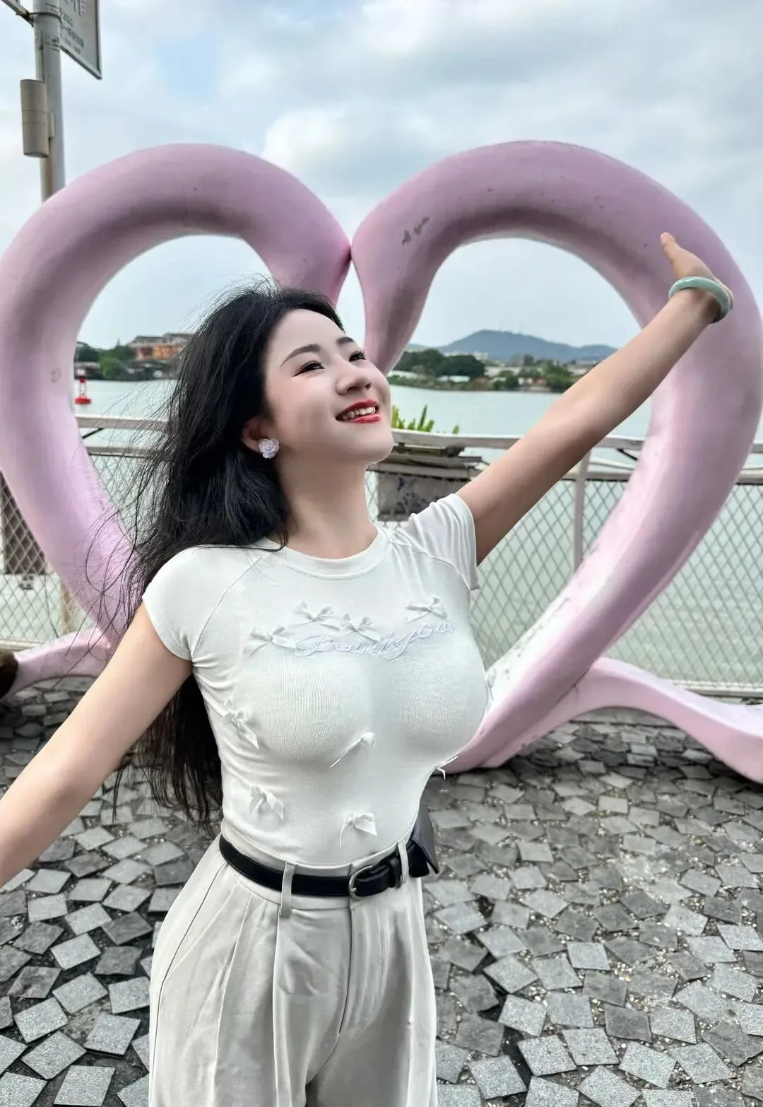丰满少妇写真 图片3