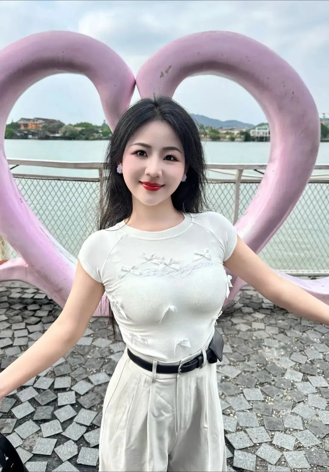 丰满少妇写真 图片2