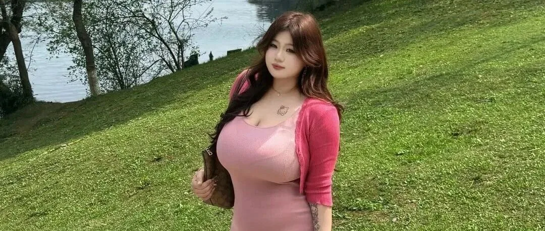 微胖身材也能穿出好曲线 这组高清图集里的女神气质很耐看