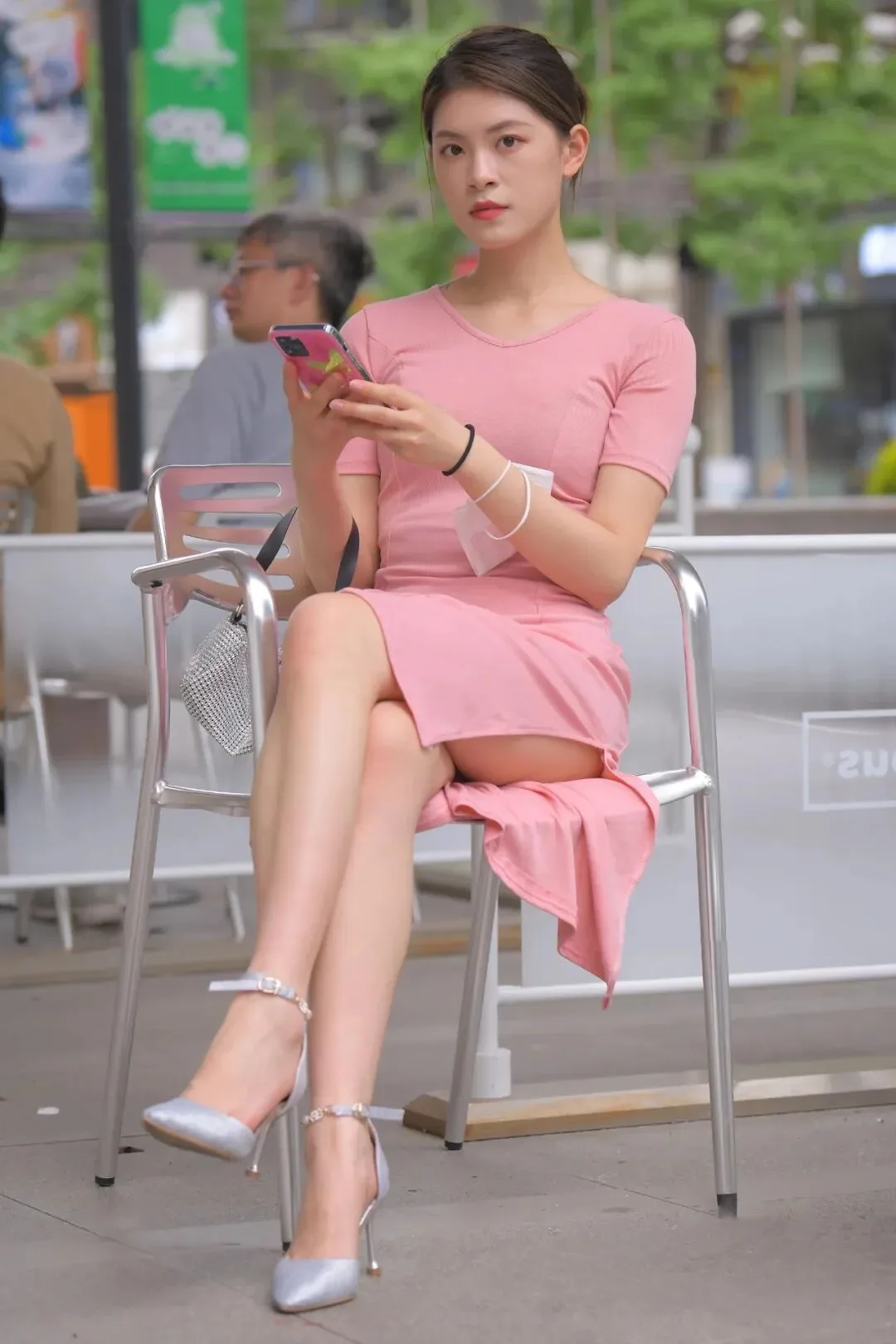 街头少妇写真 图片3