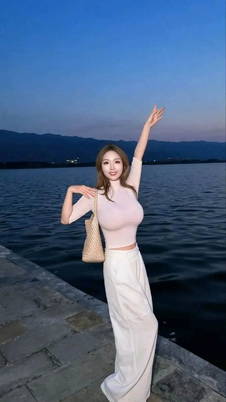 微胖美女写真 图片2
