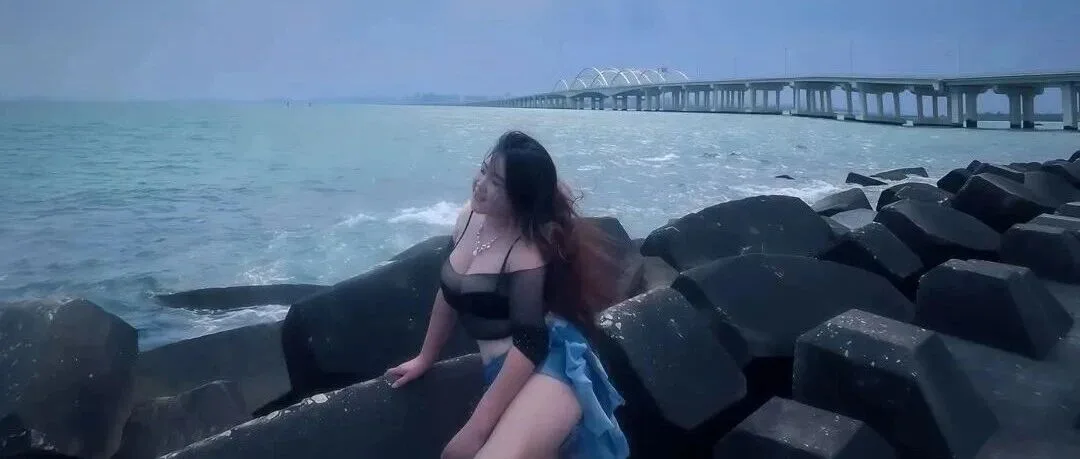 海边曲线美女高清写真图集