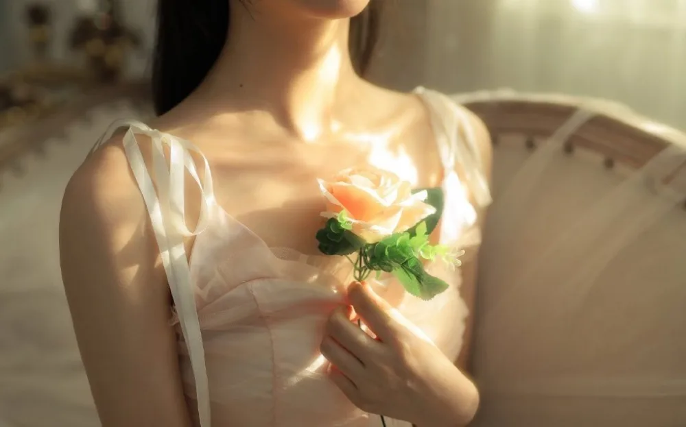 吊带短裙美女写真 图片10