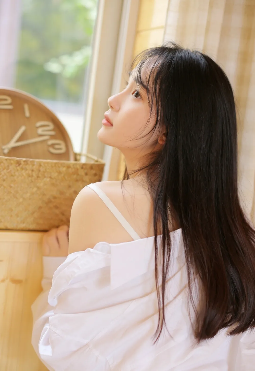 黑长直美女写真 图片6