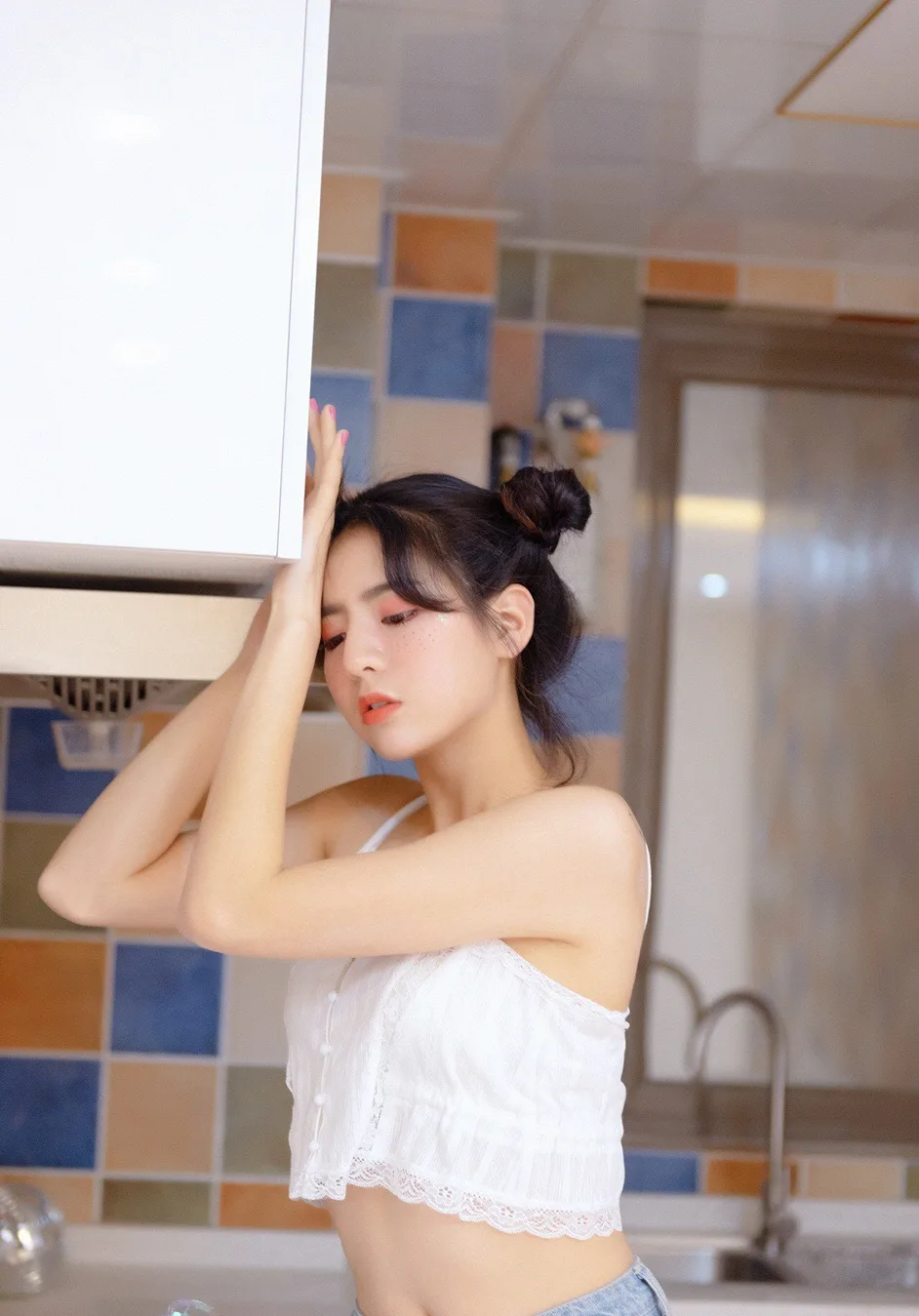 露脐装美女写真 图片6