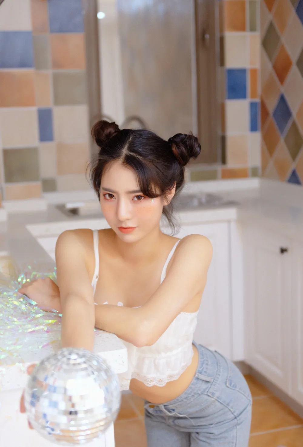 露脐装美女写真 图片1