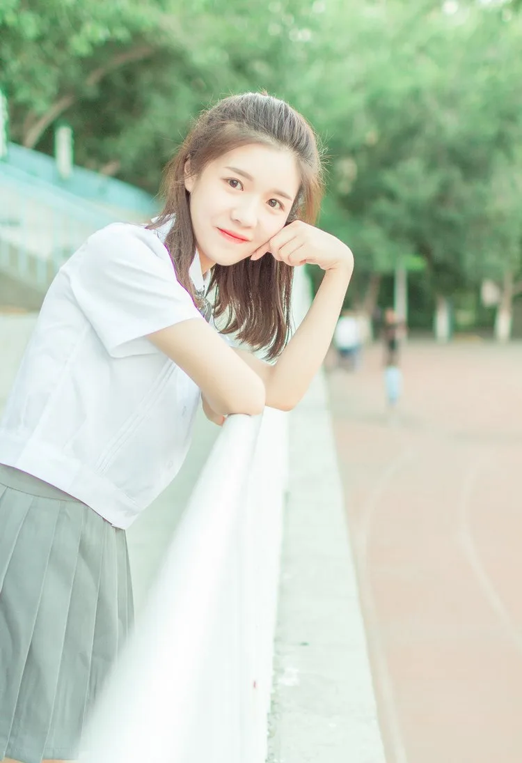 眼镜娘丝袜写真 图片9