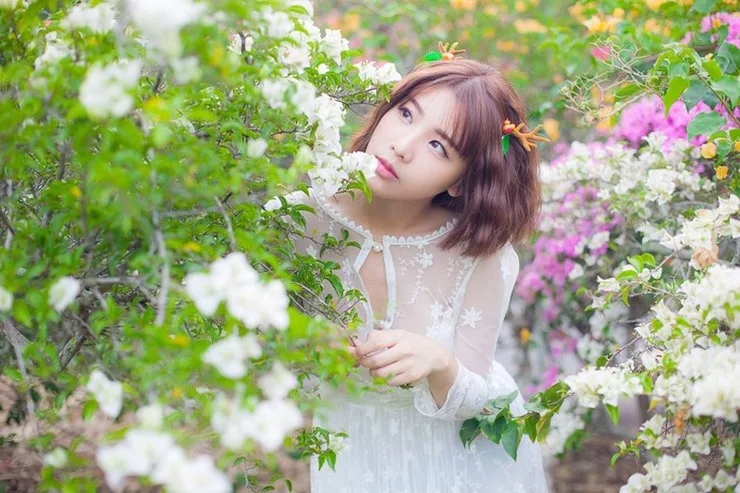 短发美女写真 图片5