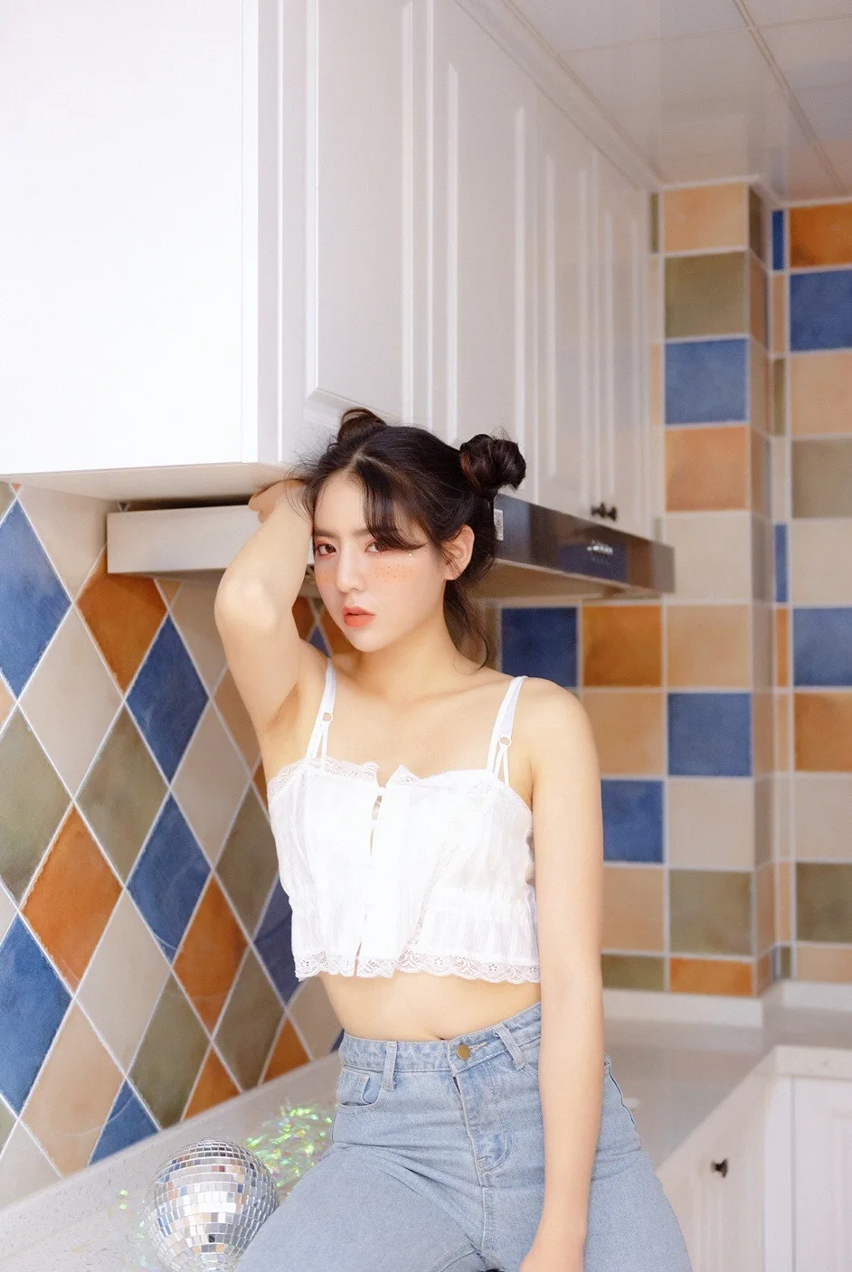 露脐装美女写真 图片7