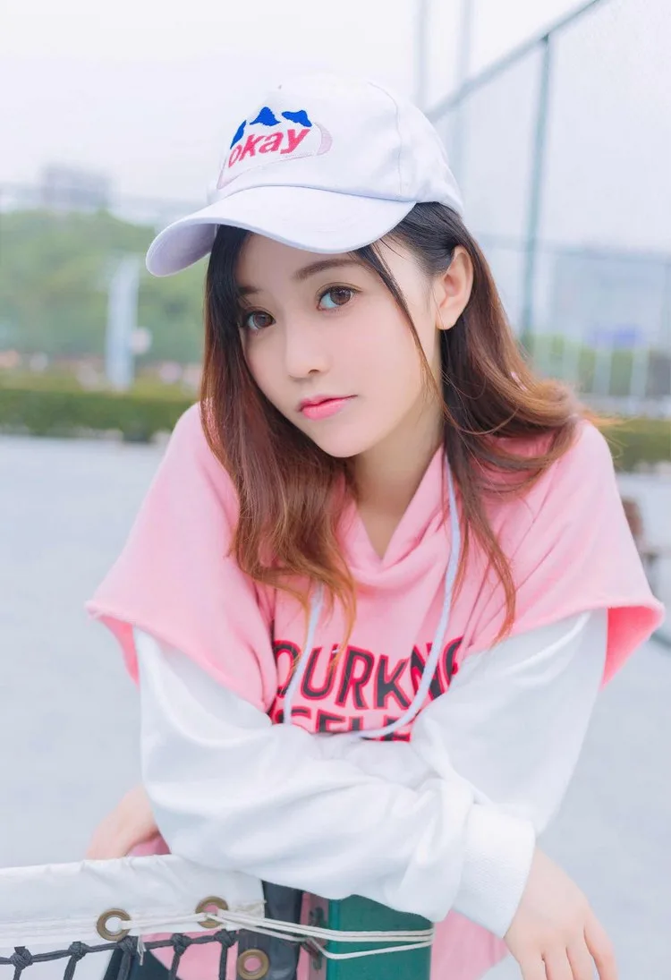 眼镜娘丝袜写真 图片4