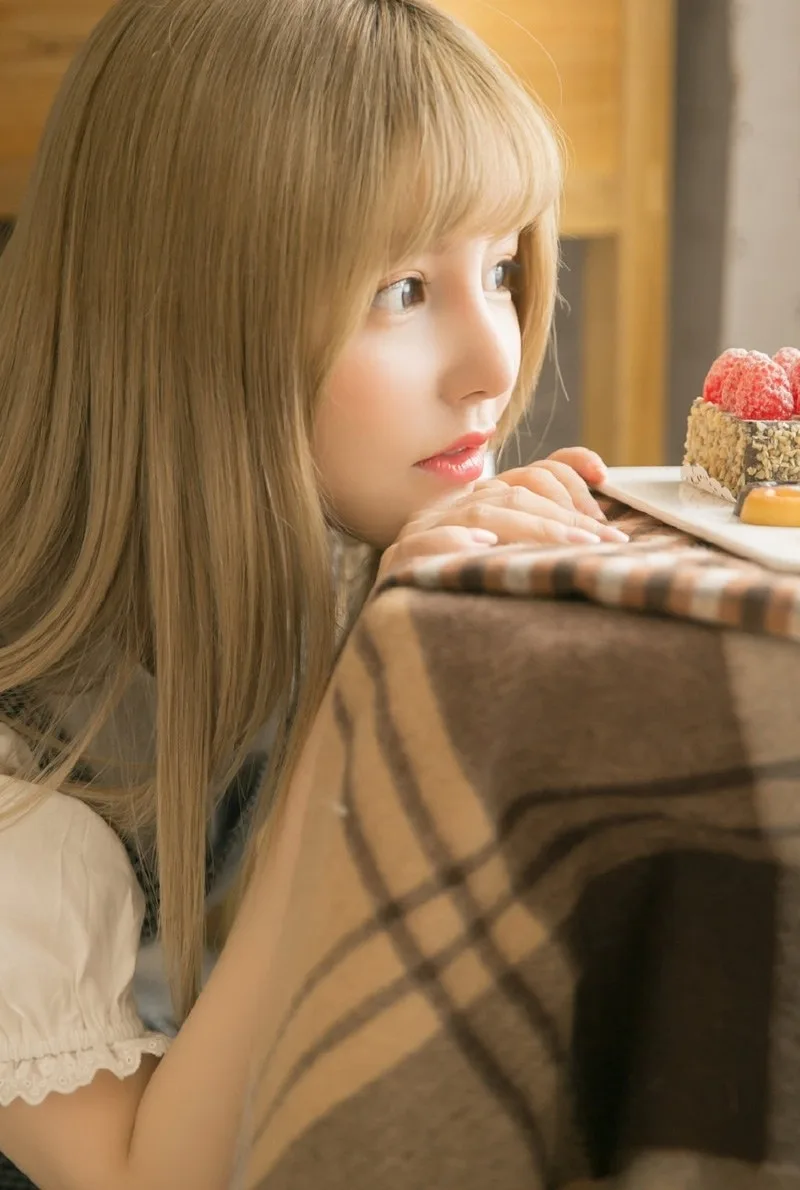 金发美女写真 图片7