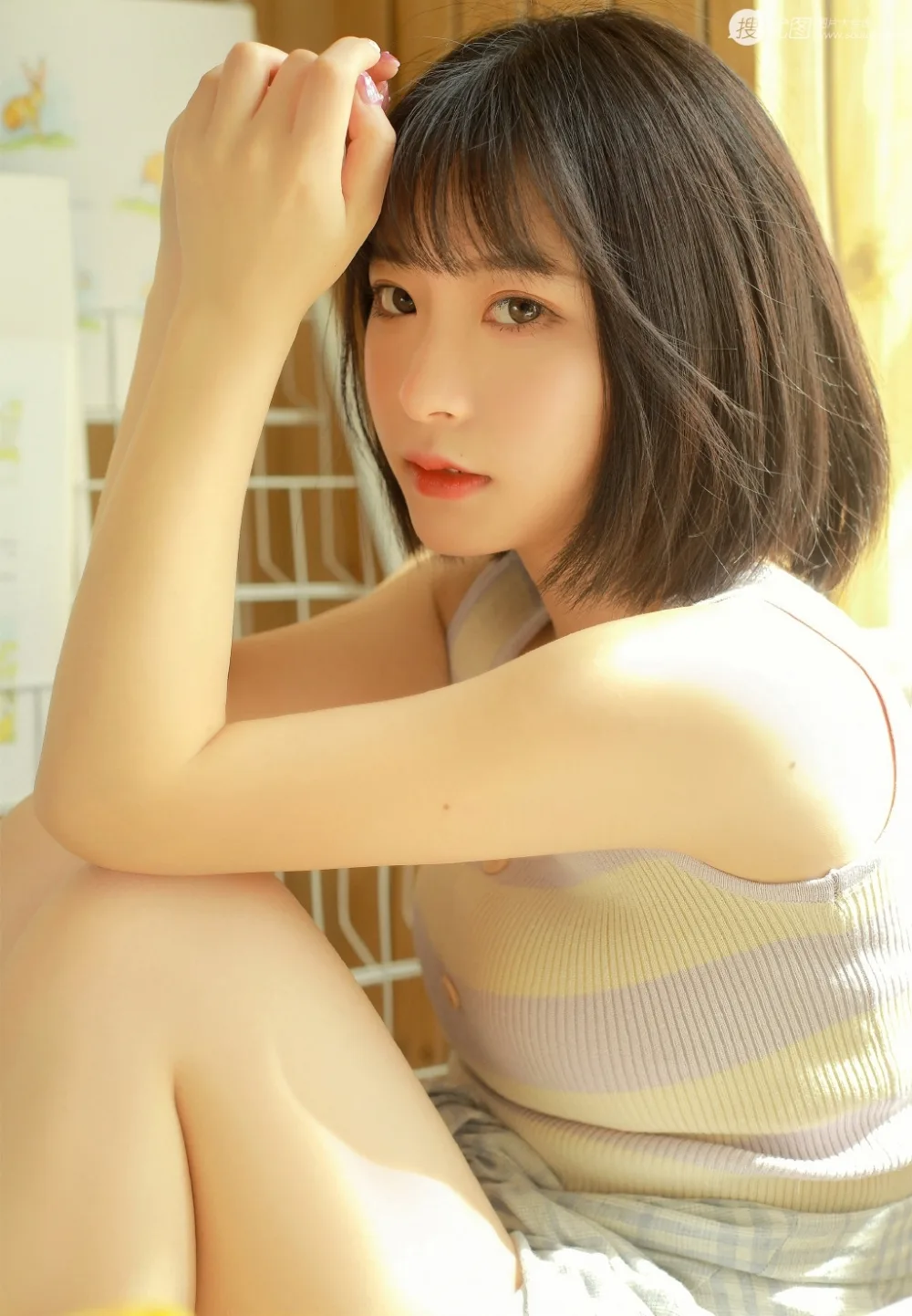 短发美女写真 图片5
