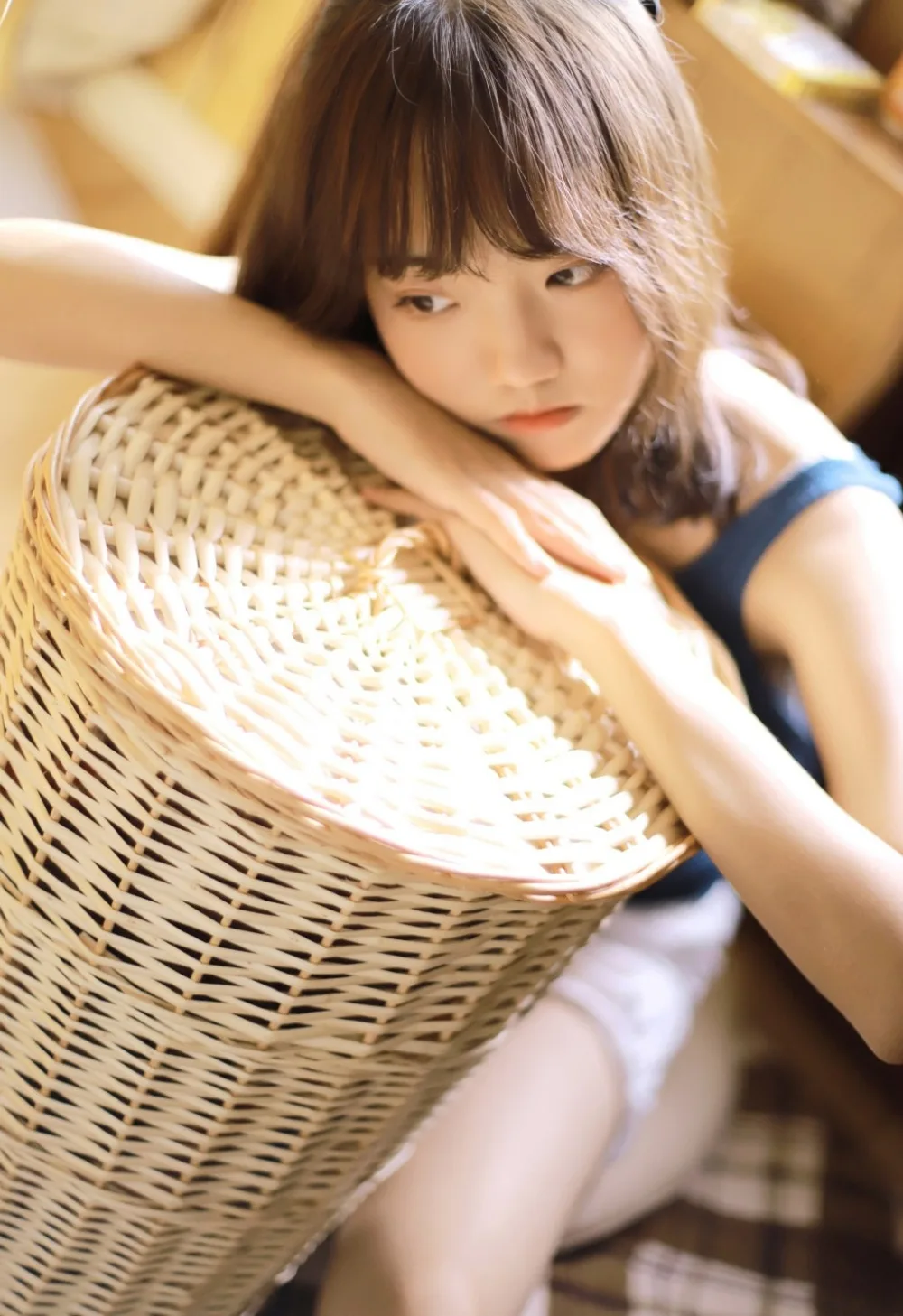 短发美女写真 图片6