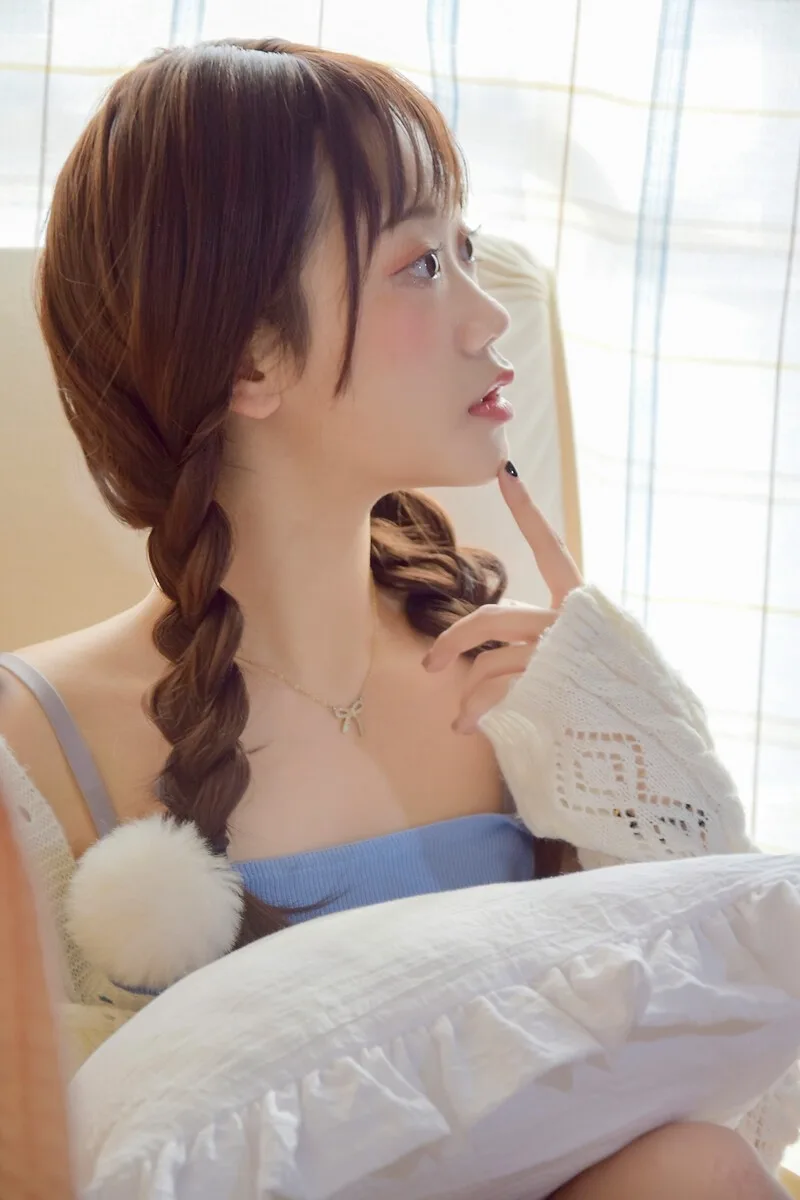 室内写真白丝美腿 图片6