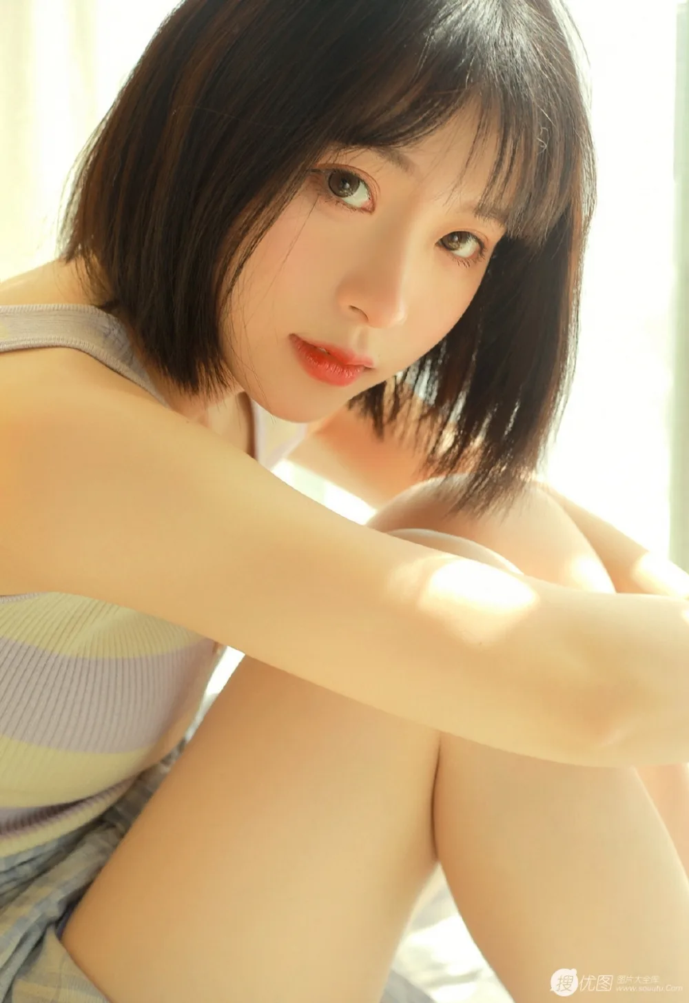 短发美女写真 图片9
