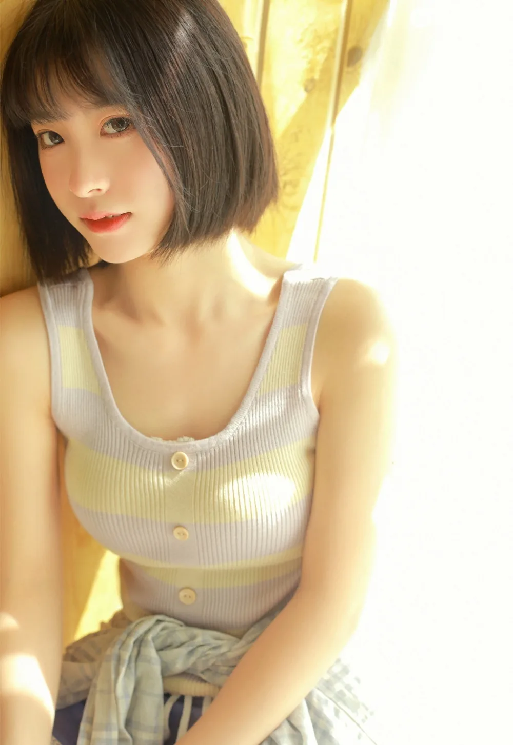 短发美女写真 图片8