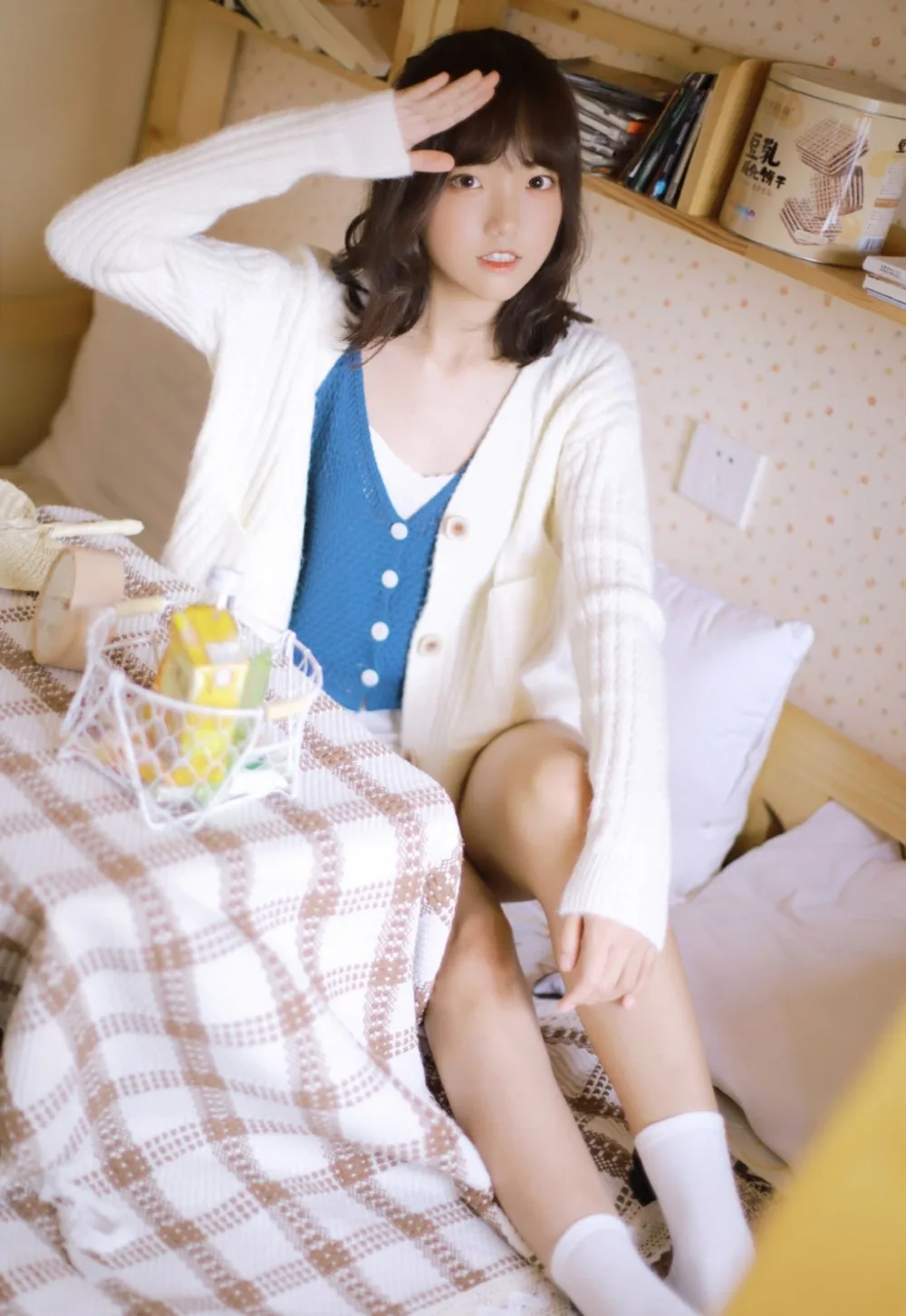 短发美女写真 图片8